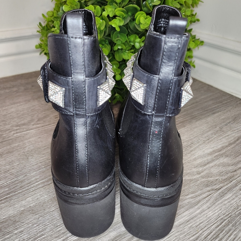 Michael Kors Chelsea Boot - Picture 6 of 6